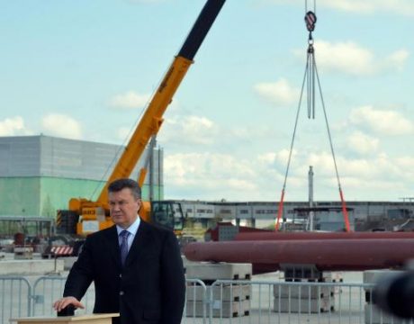 Präsident Viktor Janukowitsch bei der Grundsteinlegung für neue Schutzhülle in Tschernobyl