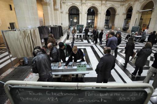 Frankreich wählt - Wahlbüro in Marseille