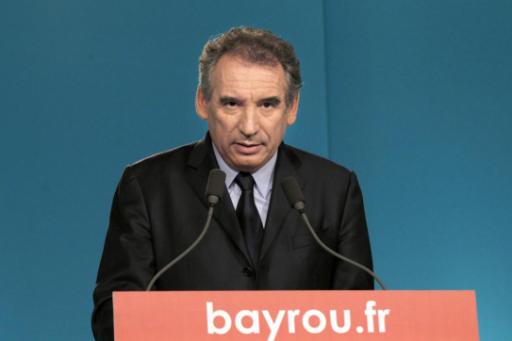 Bayrou stützt Präsidentschaftskandidat Hollande