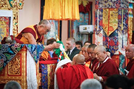 Dalai Lama bei der Tempeleinweihung in Huy