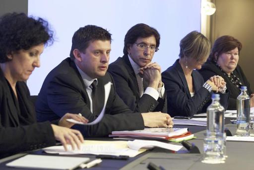 Annemie Turtelboom, John Crombez, Premierminister Elio Di Rupo, Sabine Laruelle und Maggie De Block