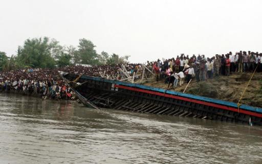 Noch immer 150 Vermisste nach Fährunglück in Indien