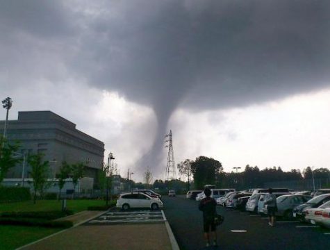 Tornado über der Stadt Tsukuba, Ibaraki