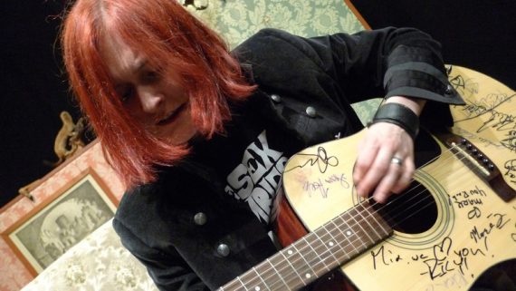 Anni von Pandora's Bliss