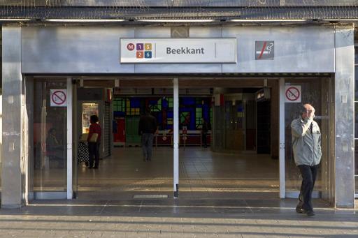 In der Metrostation Beekkant griff ein französischer Extremist zwei Polizeibeamte an