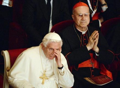 Papst Benedikt und Kardinalstaatssekretär Tarcisio Bertone