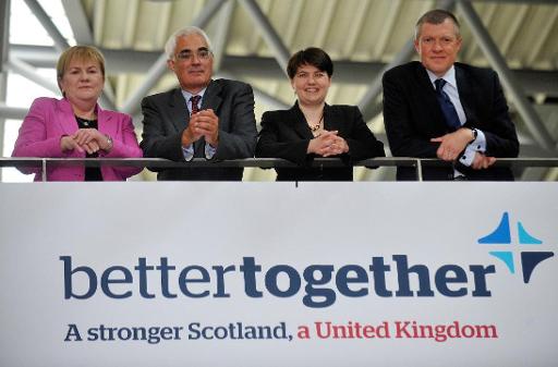 Alistair Darling (2. v.l.) und seine Mitstreiter