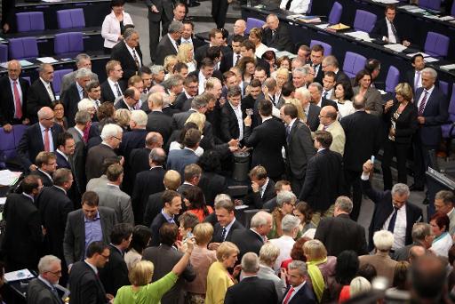 Bundestag und Bundesrat stimmen für Euro-Rettungsschirm und Fiskalpakt