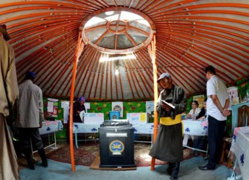 Traditionelles mongolisches Wahllokal