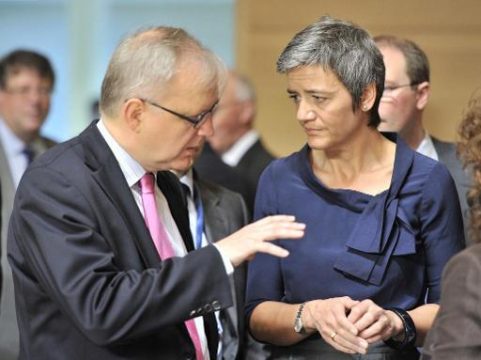 EU-Wähurngskommissar Olli Rehn mit Dänemarks Wirtschaftsministerin Margrethe Vestager