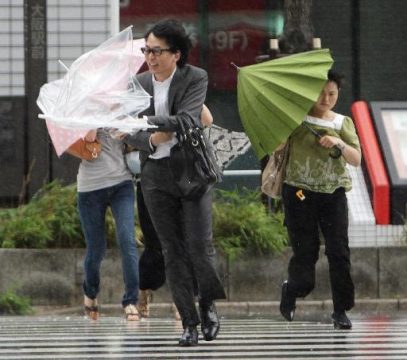 Strong Winds in Osaka
