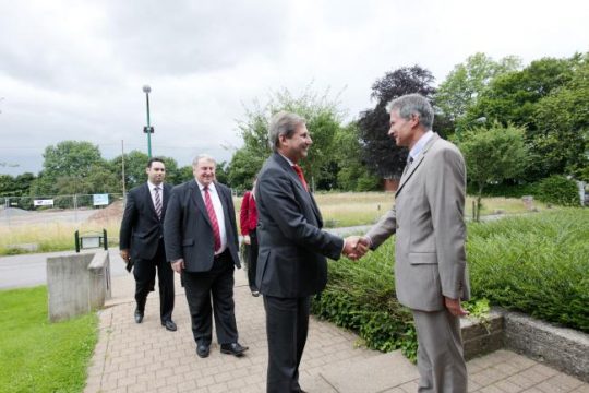 EU-Kommissar Johannes Hahn und BRF-Direktor Toni Wimmer