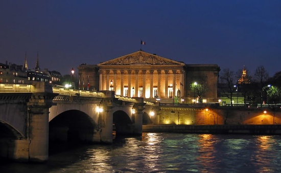 Palais Bourbon (Sitz der Französischen Nationalversammlung) in Paris