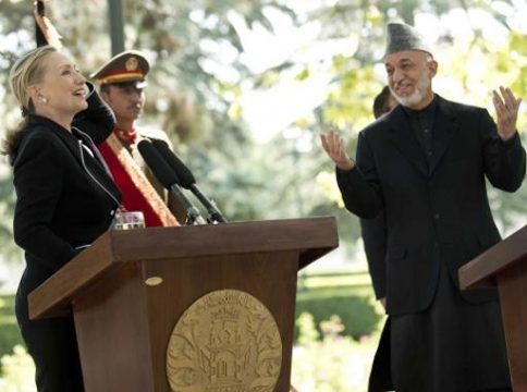US-Außenministerin Hillary Clinton mit Präsident Hamid Karsai in Kabul