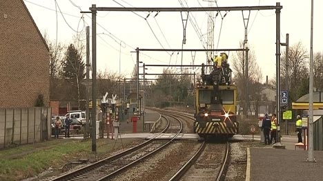 Stromleitungen am Bahnhof von Dendermonde