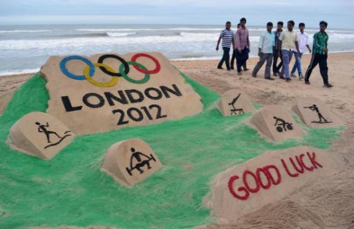 Sandskulpturen im indischen Puri zu den Olympischen Spielen vom Künstler Sudarsan Pattnaik