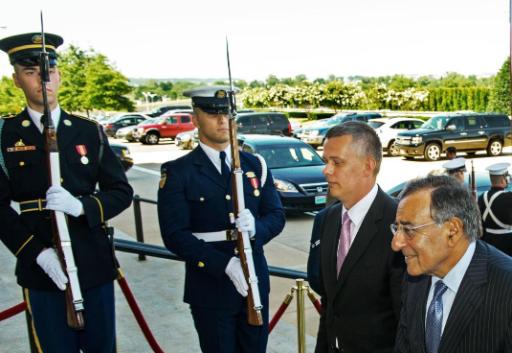 Der polnische Verteidigungsminister Tomasz Siemoniak mit seinem amerikanischen Amtskollegen Leon Panetta
