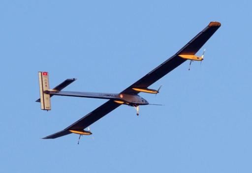 Die Solar Impulse auf dem Weg von Toulouse zurück zum Startplatz auf dem Flugfeld Payerne im Kanton Waadt