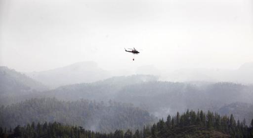 Löschflugzeug über Teneriffa