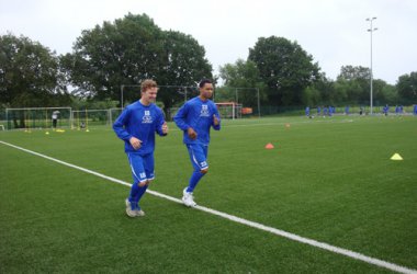 Roméo Debefve und Flavien Le Postollec sind leicht verletzt und beschränkten sich auf Lauftraining