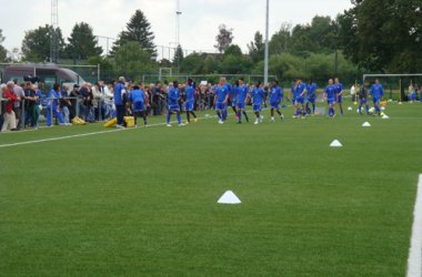 Viele Fans wohnten dem 1. Training der AS Eupen bei