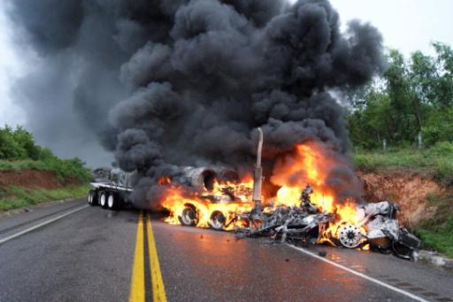 Drogenkrieg in Mexiko tobt weiter: Brennender LKW in Morelia