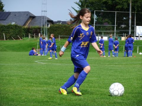 JUFU-Camp: Kinder lernen Fußballtricks und gegenseitigen Respekt