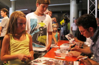 Neuville-Fantag: Autogrammstunde im Triangel St. Vith