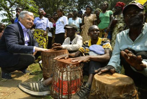 Außenminister Didier Reynders auf der Insel Idjiwi