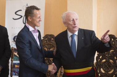 Michael Schumacher neuer Ehrenbürger von Spa (mit Bürgermeister Joseph Houssa) - Bild: Nicolas Lambert/Belga