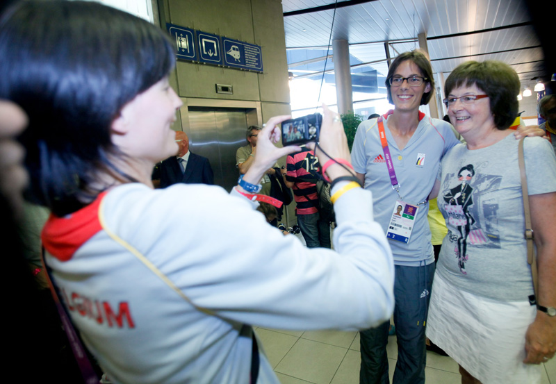 Ein Foto mit Tia Hellebaut: Zahlreiche Fans empfingen die belgischen Athleten in Brüssel
