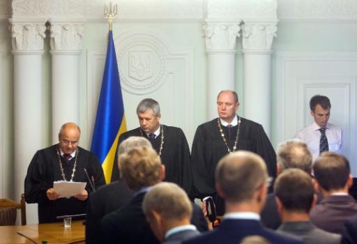 Die ukrainischen Richter Alexander Jelfimow, Stanislaw Mischenko und Roman Sakhno (vlnr)