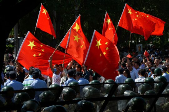 Anti-japanische Proteste vor der japanischen Botschaft in Peking