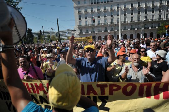 Generalstreik in Griechenland: Zehntausende Menschen gehen unter anderem in Athen auf die Straße