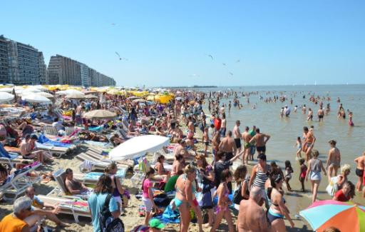 Ein gut besuchter Strand in Blankenberge (18. August)