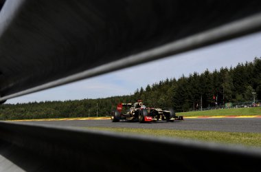Kimi Räikkönen fährt in Francorchamps auf Platz drei - Bild: John Thys (afp)