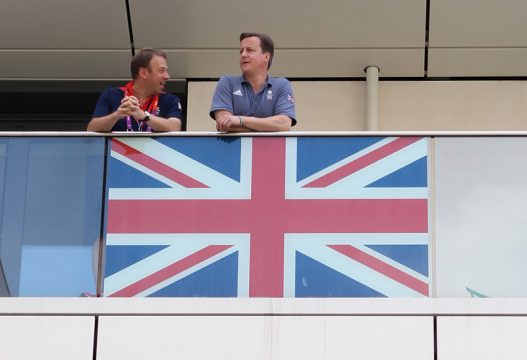 Harry Hunt und David Cameron im Olympischen Dorf (10.8.)