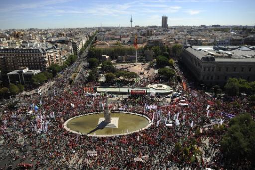 Zehntausende Spanier protestieren in Madrid gegen spanische Sparpoliik =