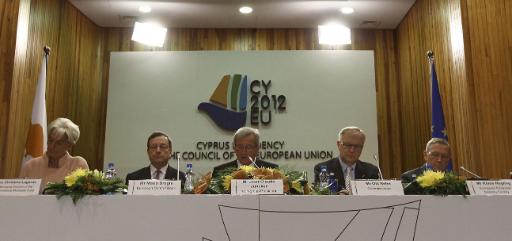 Christine Lagarde, Mario Draghi, Jean-Claude Juncker, Olli Rehn und Klaus Regling in Nikosia