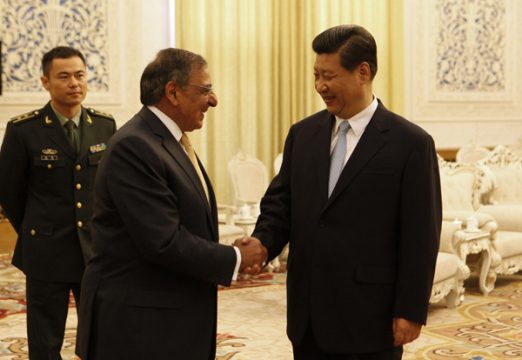 Besuch in Peking: US-Verteidigungsminister Leon Panetta mit Chinas Vizepräsident Xi Jinping