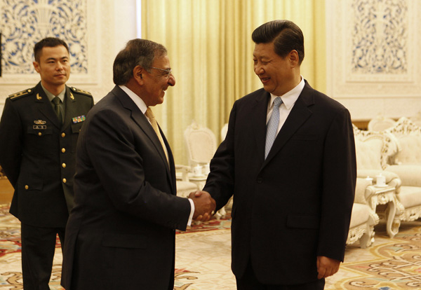 Besuch in Peking: US-Verteidigungsminister Leon Panetta mit Chinas Vizepräsident Xi Jinping