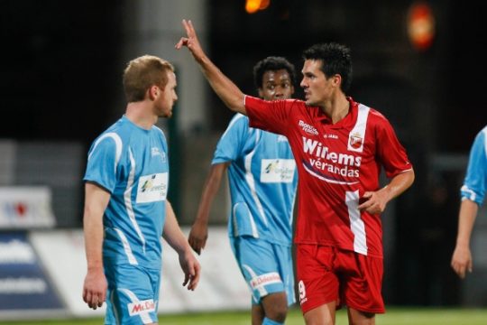 3:0 für Mons nach drei Treffern von Jérémy Perbet