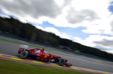 WM-Spitzenreiter Fernando Alonso auf der Ardennen-Achterbahn