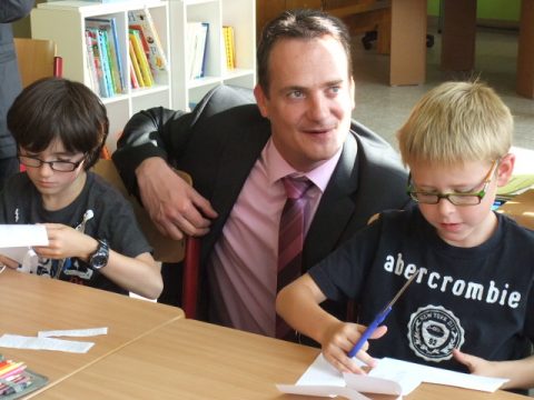 Schulanfang in St. Vith: Minister Paasch