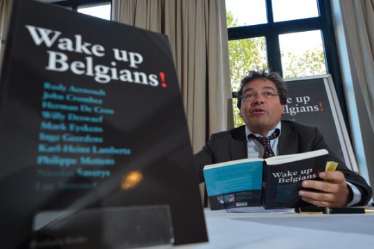 Rudy Aernoudt stellt sein Buch "Wake up Belgians!" vor