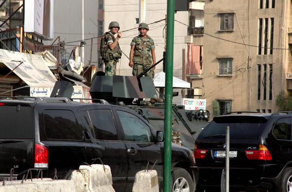 Soldaten überwachen das Tariq Jdideh-Viertel in Beirut