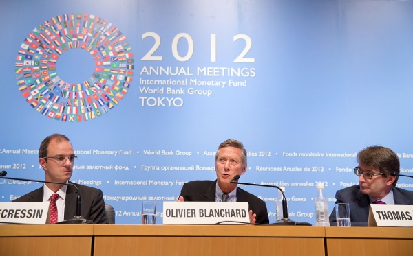Jorg Decressin, Olivier Blanchard und Thomas Heibling vom IWF (vlnr)