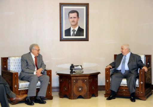 Lakhdar Brahimi mit dem syrischen Außenminister Walid al-Muallim