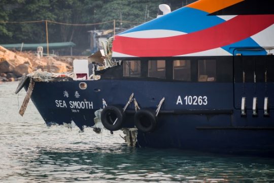 Die leichter beschädigte Fähre "Sea Smooth"