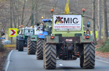 Protest der Milchbauern: Traktoren auf dem Weg nach Brüssel